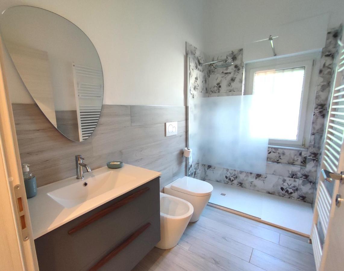 Vista Lago Lecco - Neiade Guest House Pescate ภายนอก รูปภาพ
